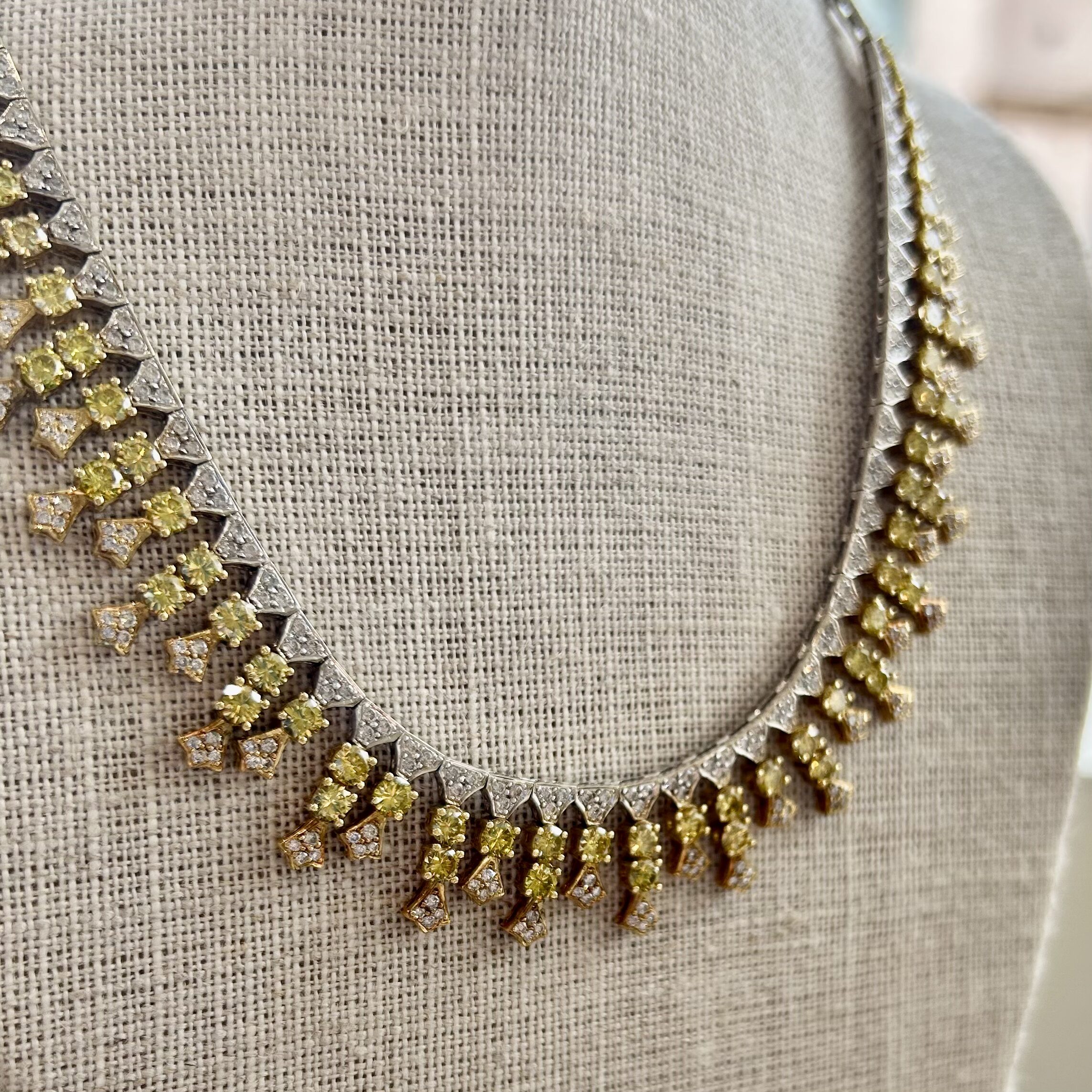 An 18 Karat Gold Fancy Yellow and White Diamond Fringe Necklace - Image 3